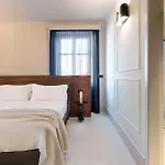 Byssus Bed and Breakfast 4*